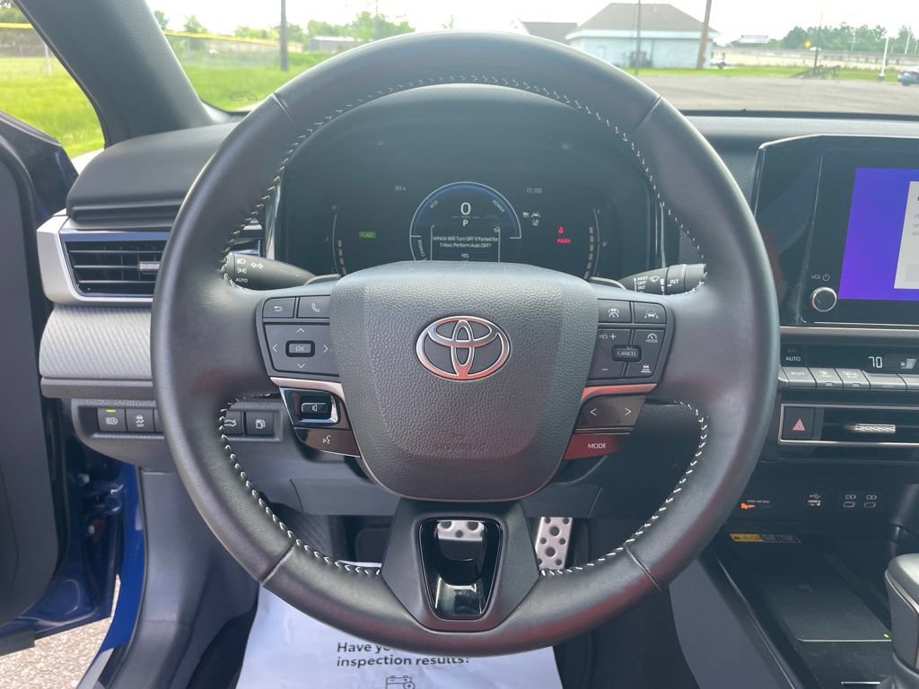Used 2025 Toyota Camry SE w/ Convenience Package FWD image 29