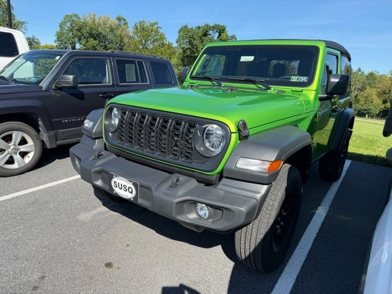 Used 2025 Jeep Wrangler Sport AWD/4WD image 2