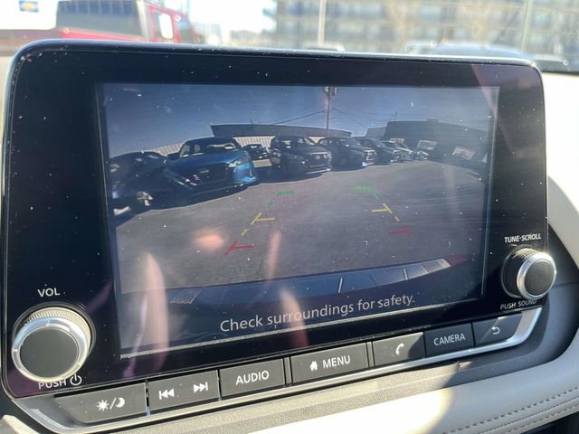 Used 2025 Nissan Rogue SV image 25