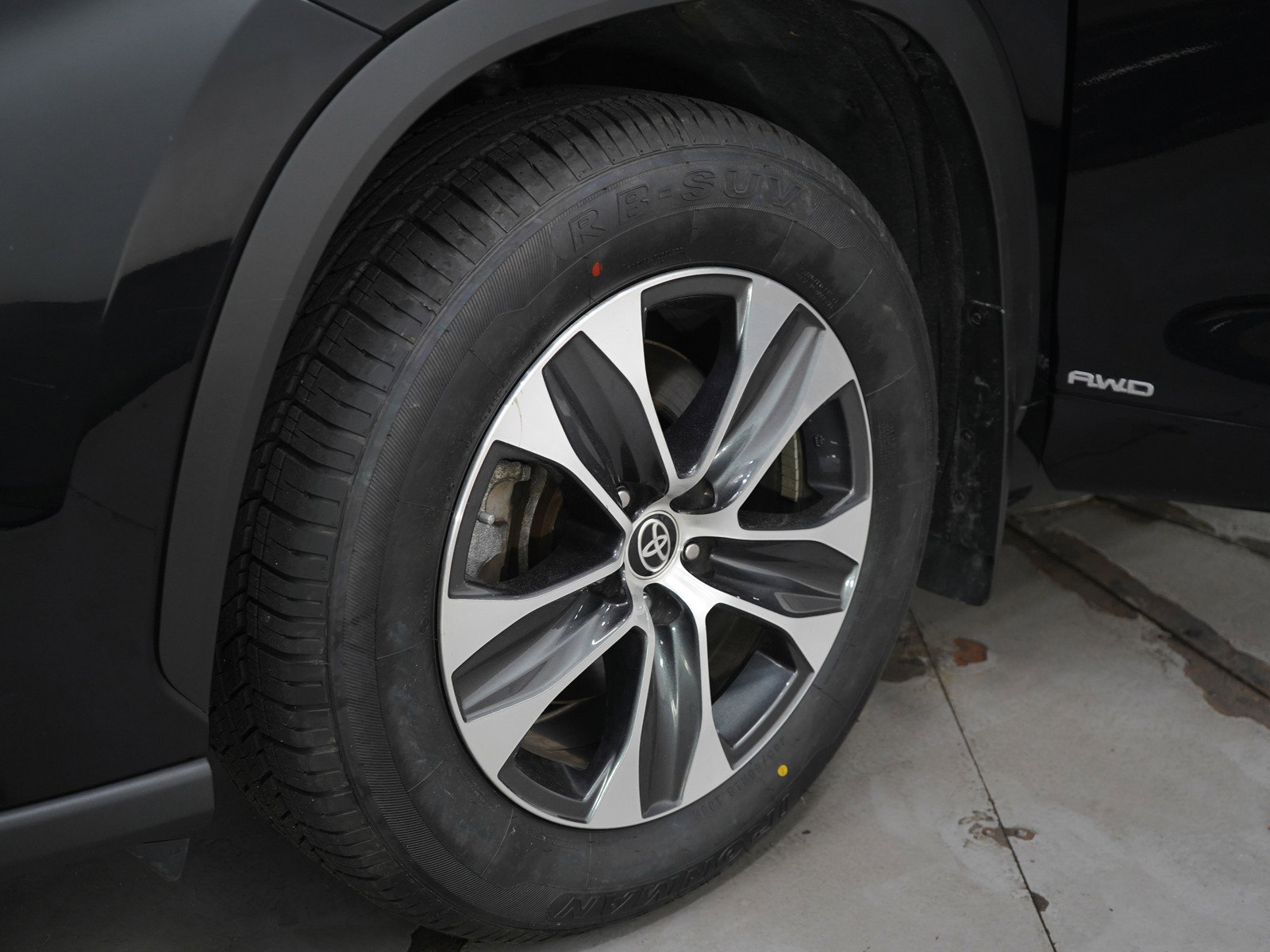 Used 2021 Toyota Highlander XLE image 27