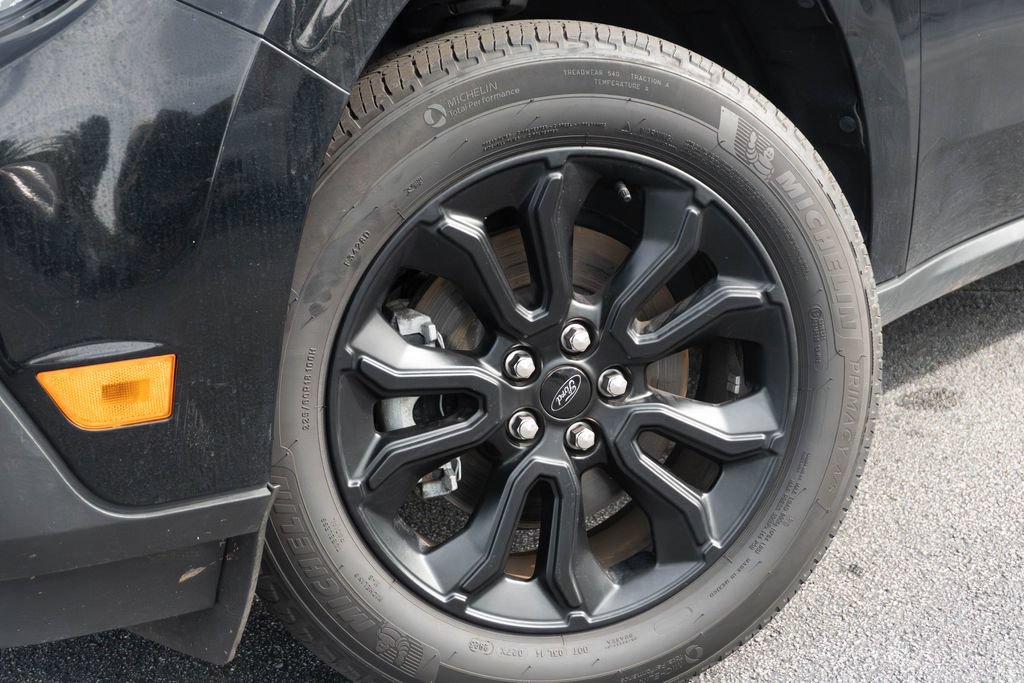 Used 2023 Ford Maverick Lariat w/ Black Appearance Package FWD image 2
