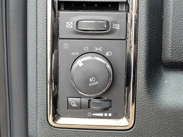 Used 2018 RAM 2500 Laramie w/ Sport Appearance Group image 32