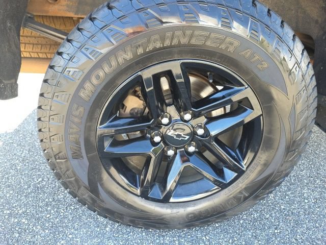 Used 2020 Chevrolet Silverado 1500 LT Trail Boss AWD/4WD image 18