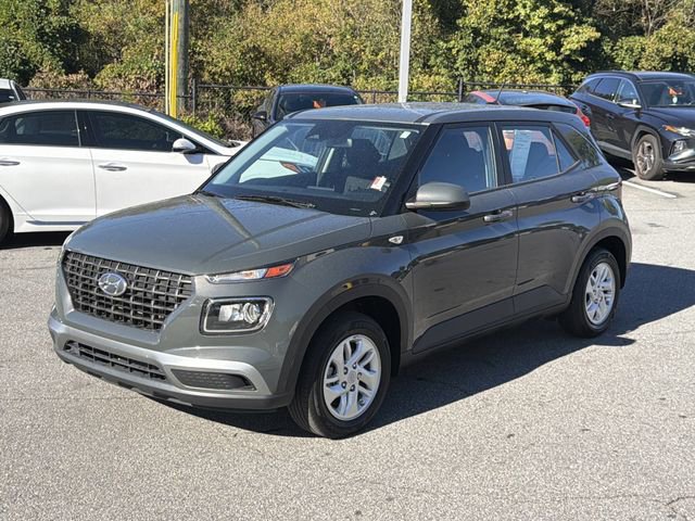 Used 2024 Hyundai Venue SE image 3