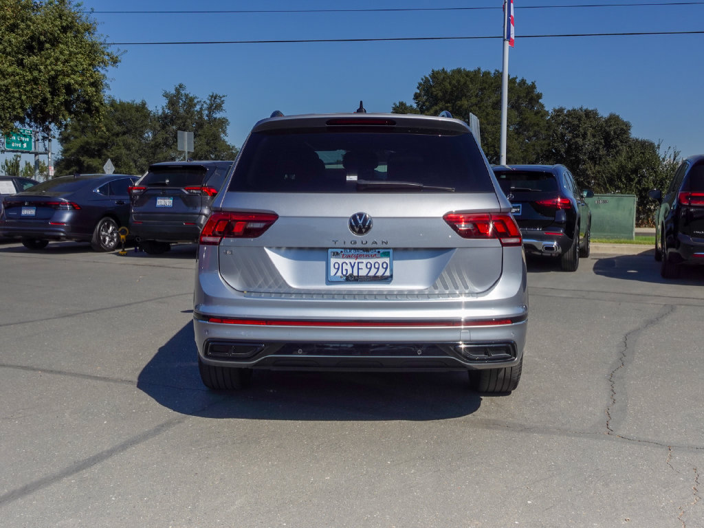 Used 2023 Volkswagen Tiguan SE R-Line FWD image 8