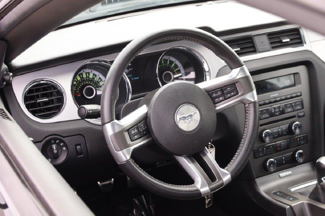 Used 2013 Ford Mustang GT Premium RWD image 10