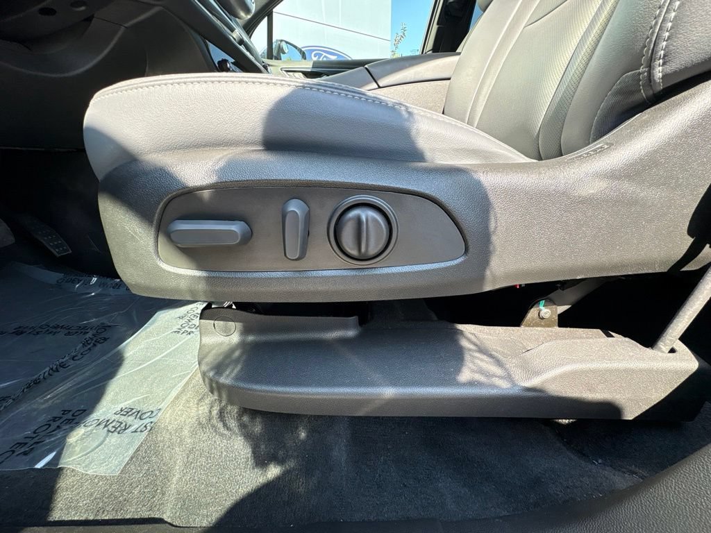 Used 2023 Buick Enclave Essence w/ Trailering Package, 5000 lbs. FWD image 19