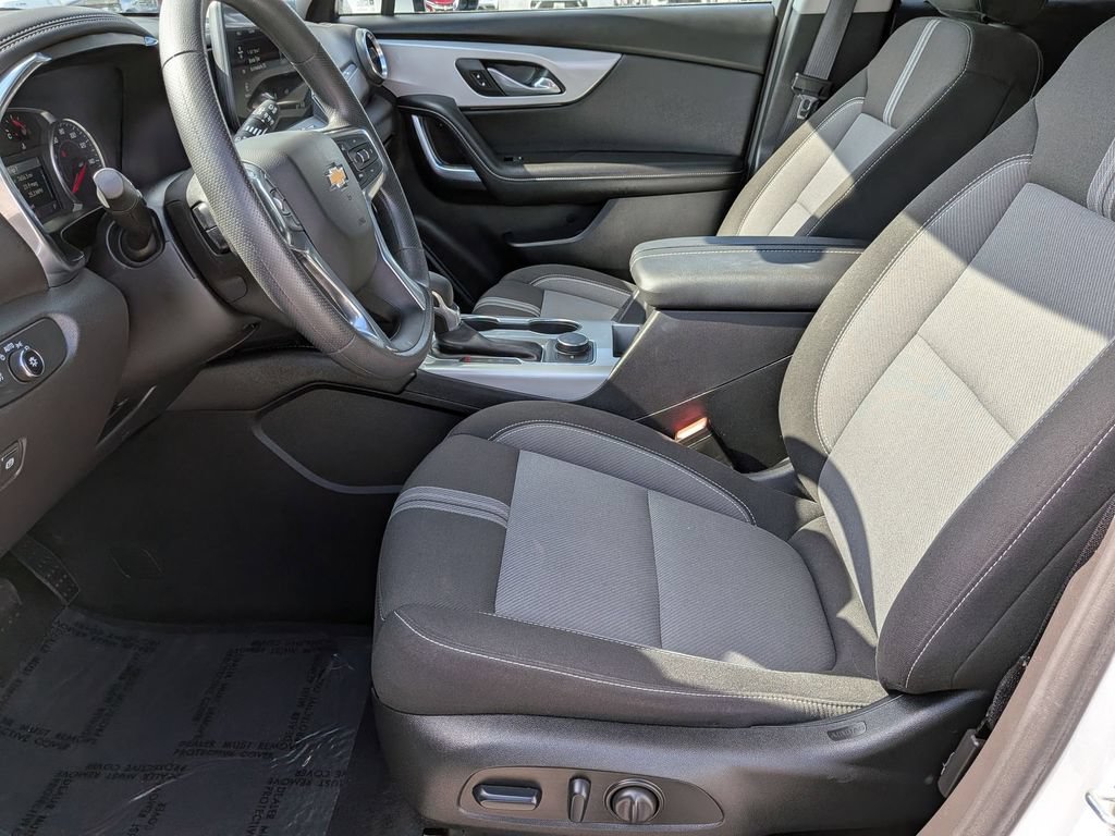 Used 2025 Chevrolet Blazer LT FWD image 23