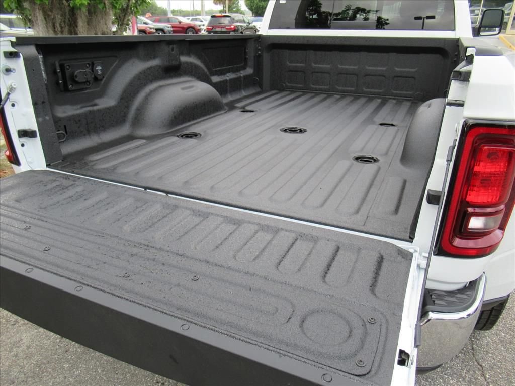 New 2026 RAM 3500 Tradesman AWD/4WD image 26