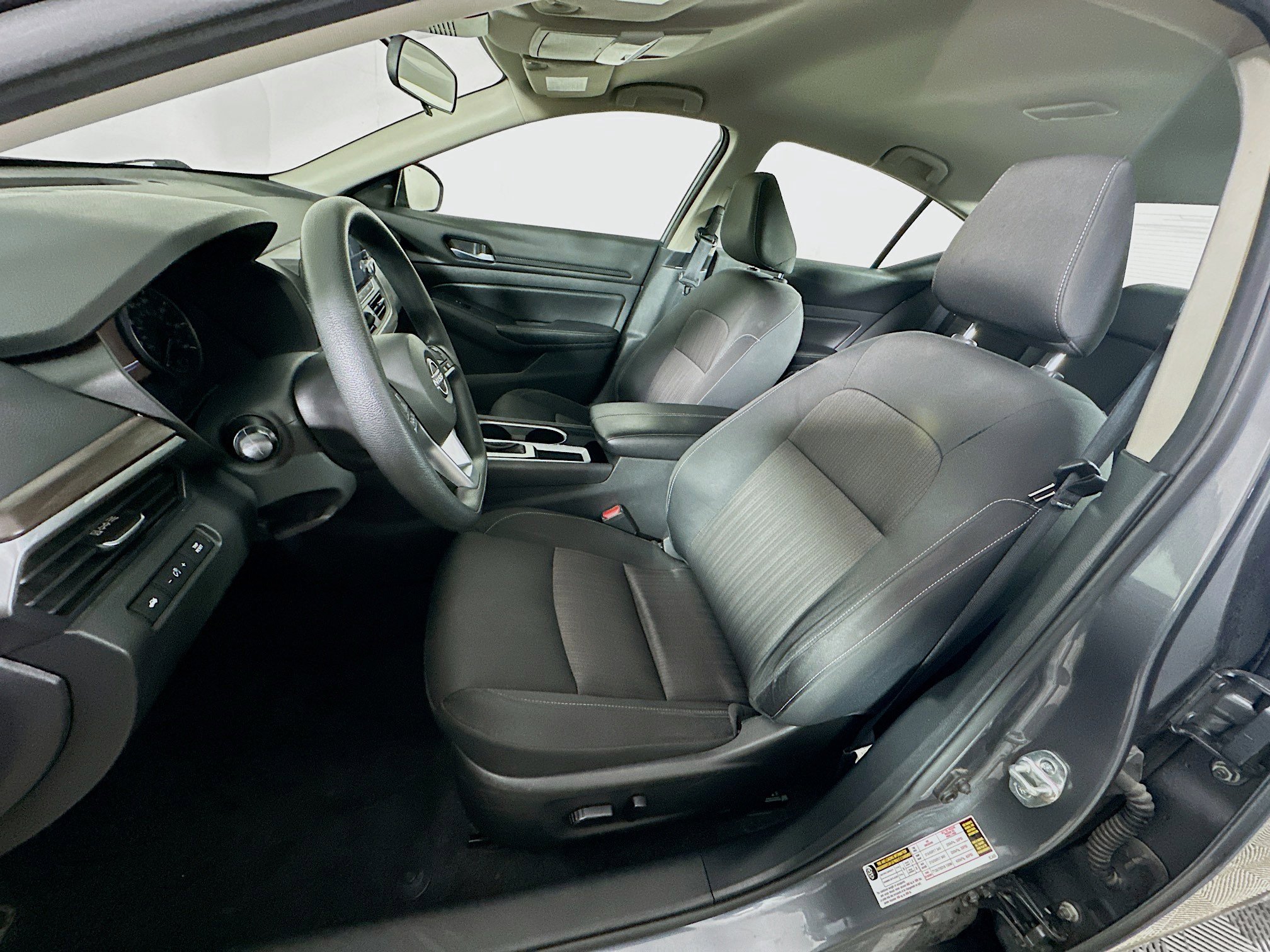 Used 2024 Nissan Altima 2.5 SV image 13