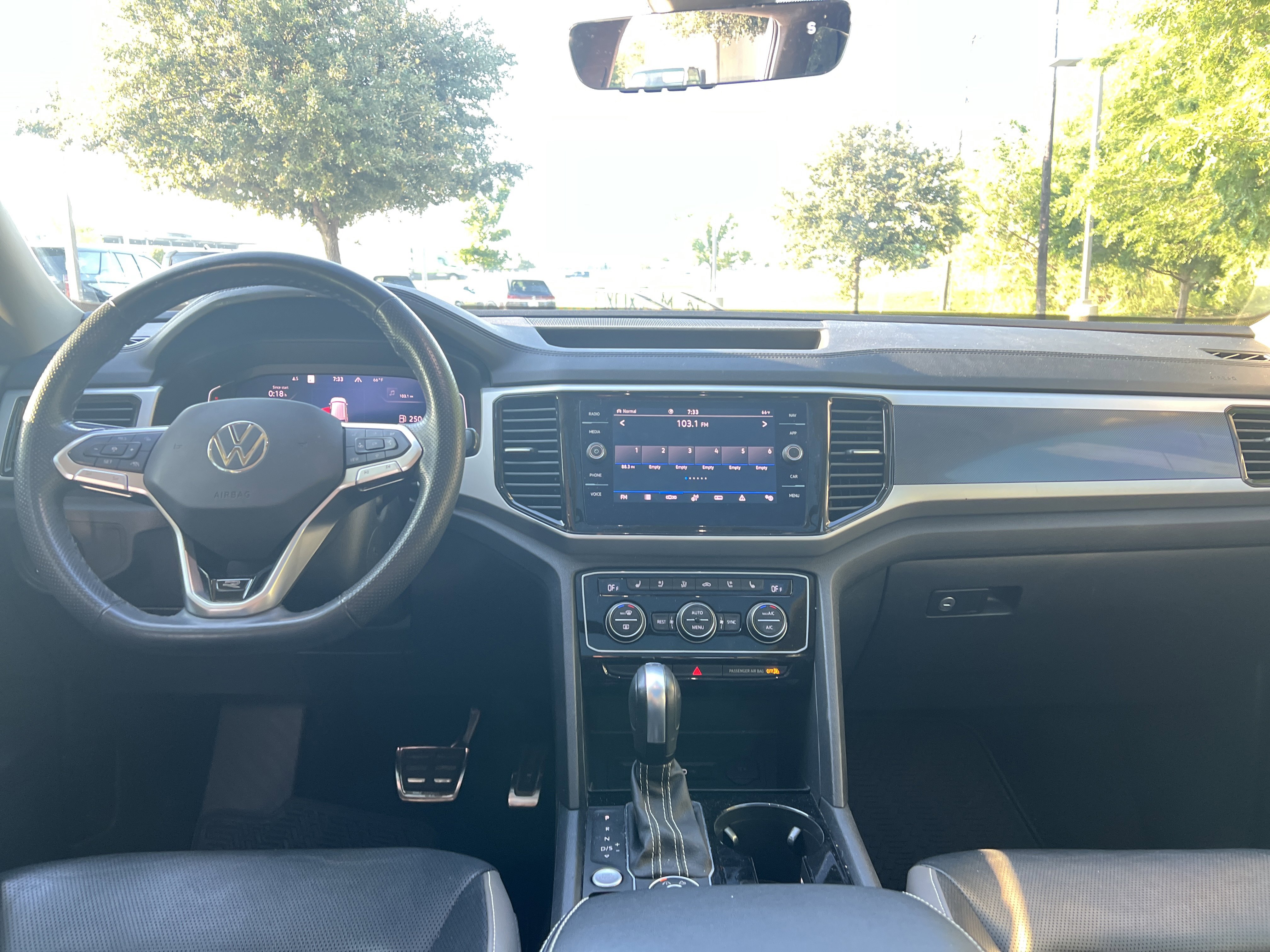Used 2022 Volkswagen Atlas SEL Premium AWD/4WD image 27