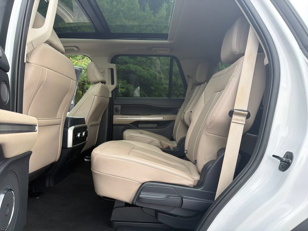 Used 2024 Ford Expedition Limited RWD image 30