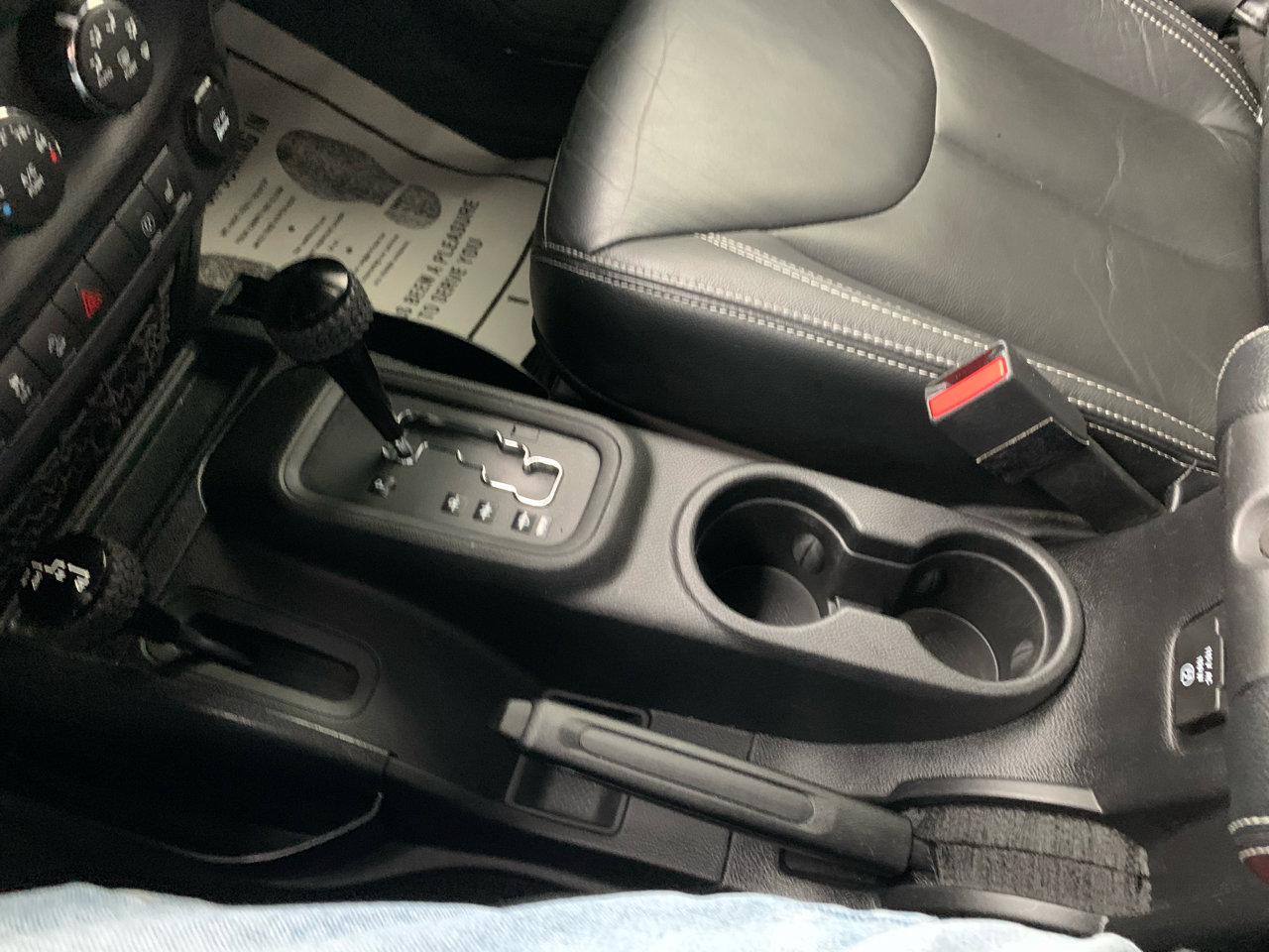 Used 2015 Jeep Wrangler Unlimited Rubicon image 20