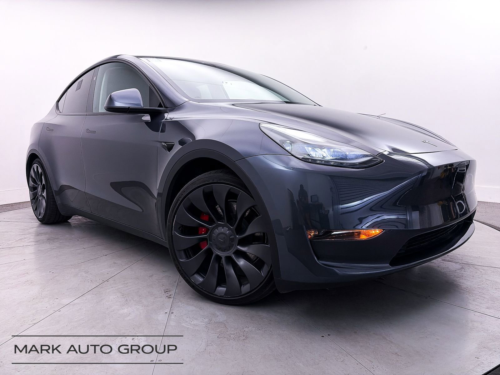 Used 2023 Tesla Model Y Performance image 1