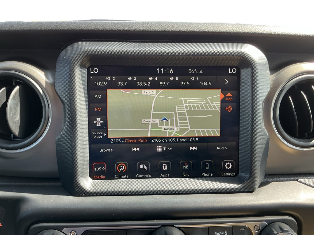 Used 2022 Jeep Gladiator Sport AWD/4WD image 17