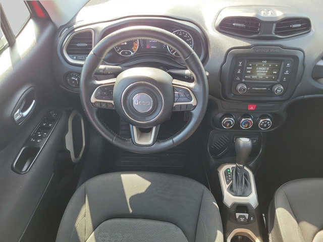 Used 2017 Jeep Renegade Latitude FWD image 13