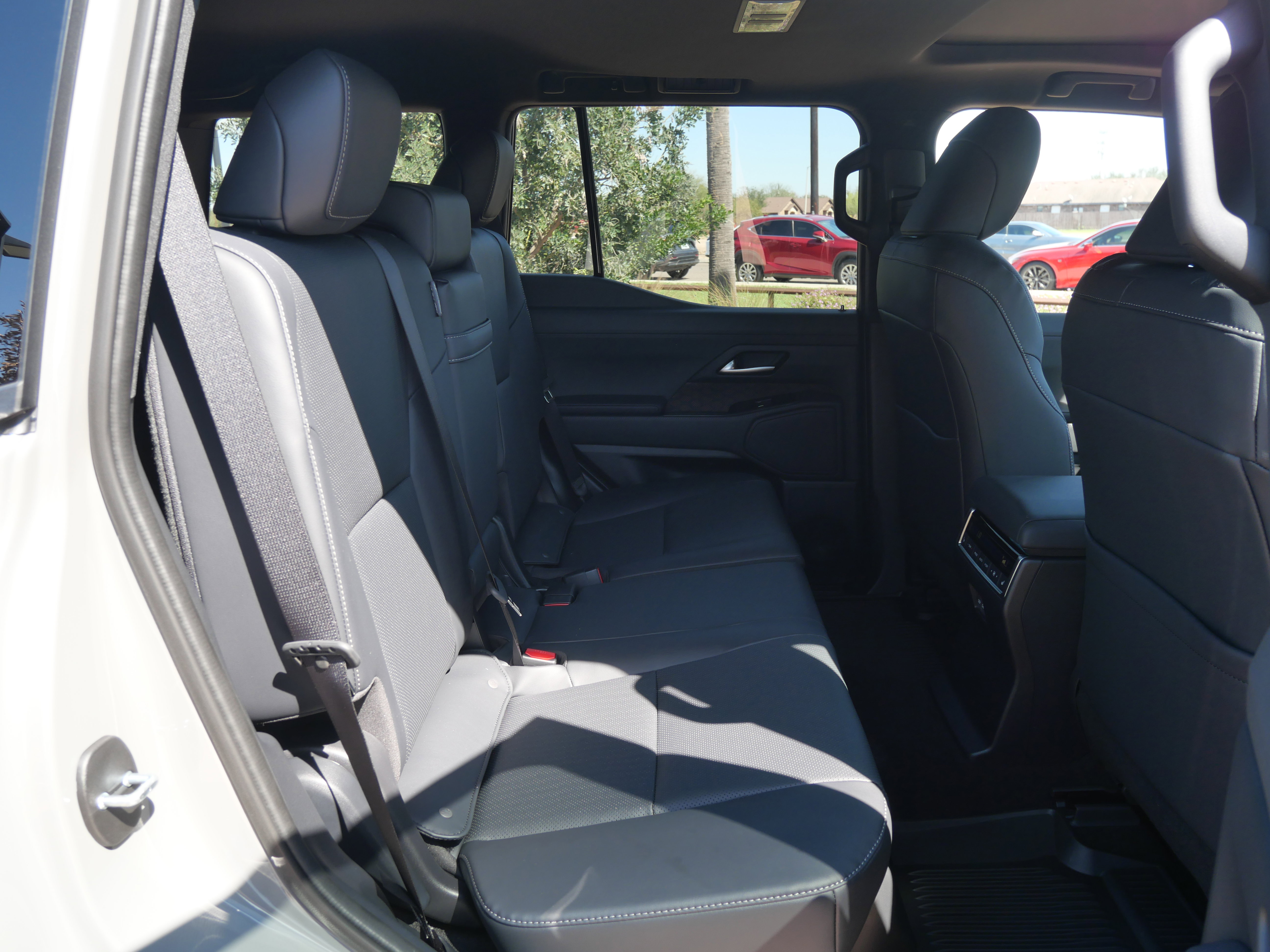 Used 2026 Lexus GX 550 w/ Accessory Package (2T) image 11