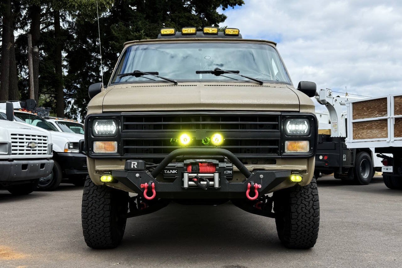 Used 1990 Chevrolet G30 Heavy-Duty Extended Sportvan RWD image 4