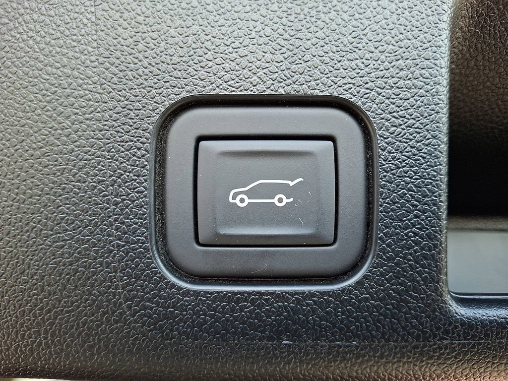 Used 2025 Chevrolet Equinox EV RS w/ Active Safety Package 3 AWD/4WD image 29