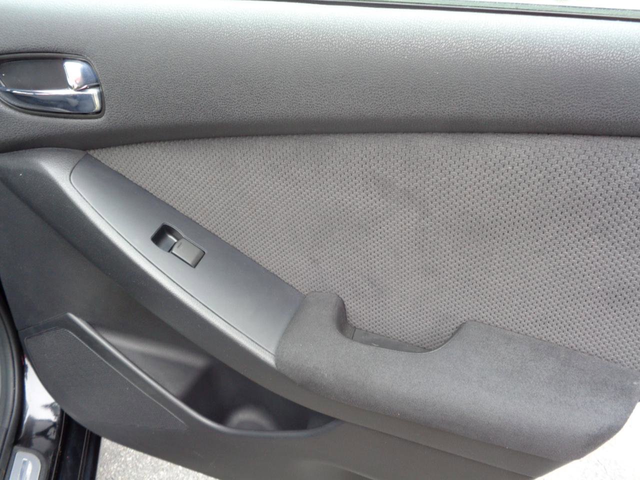 Used 2009 Nissan Altima 2.5 S FWD image 25