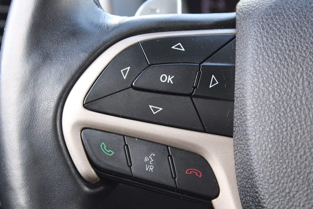 Used 2016 Jeep Grand Cherokee Laredo image 28