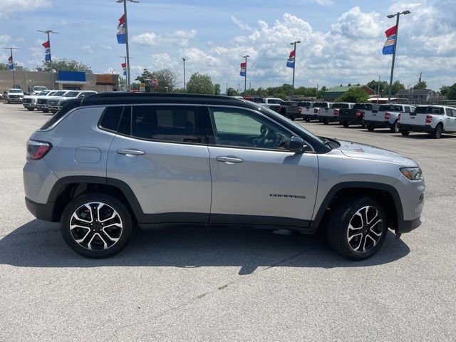 Used 2022 Jeep Compass Limited AWD/4WD image 14