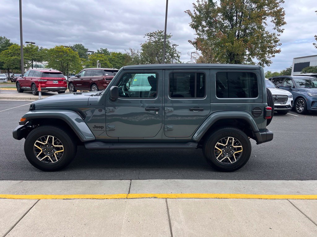 Used 2026 Jeep Wrangler Unlimited Sahara AWD/4WD image 5