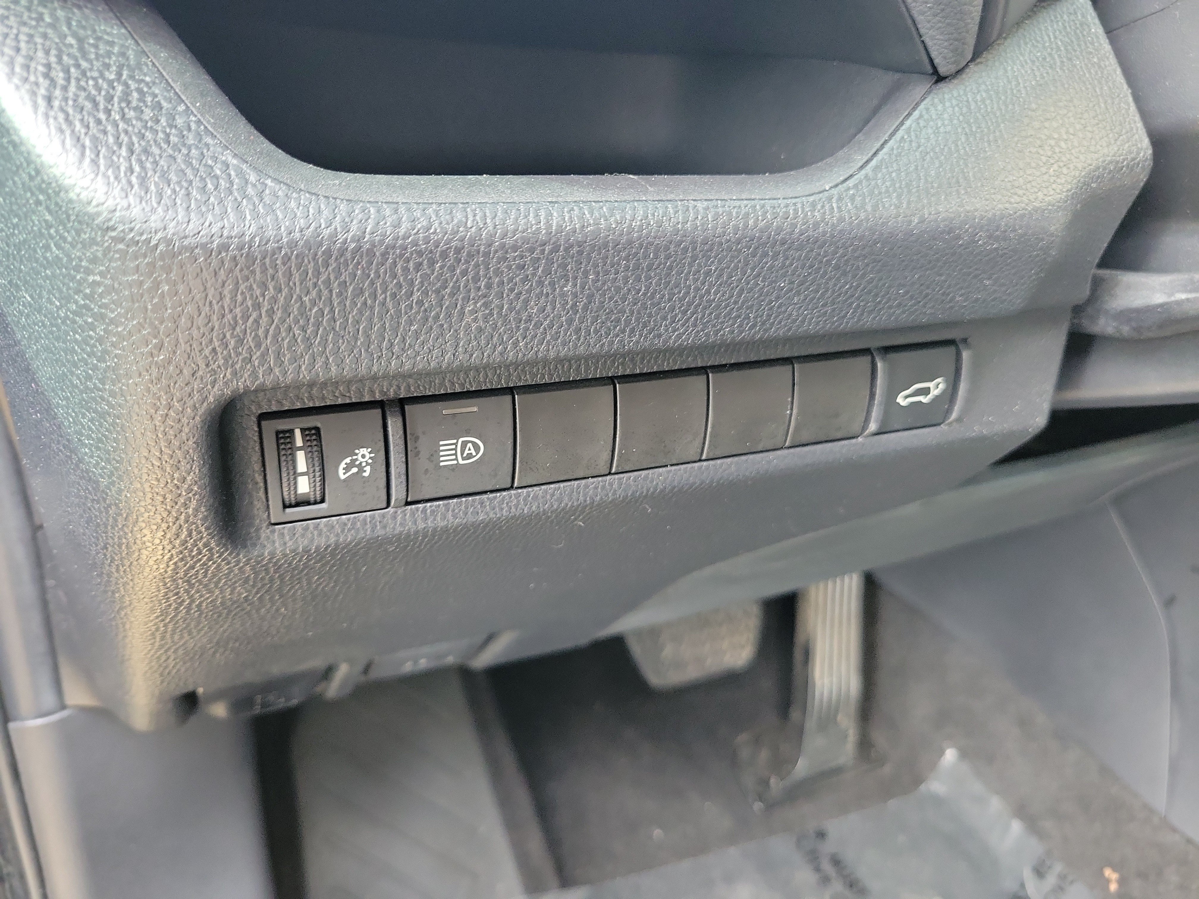 Certified 2023 Toyota RAV4 XLE w/ Convenience Package FWD image 27