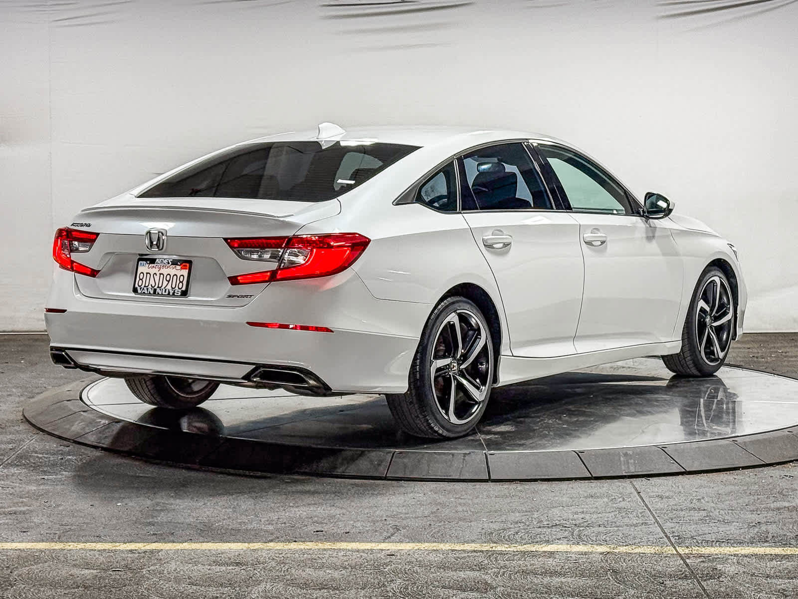 Used 2018 Honda Accord Sport image 4