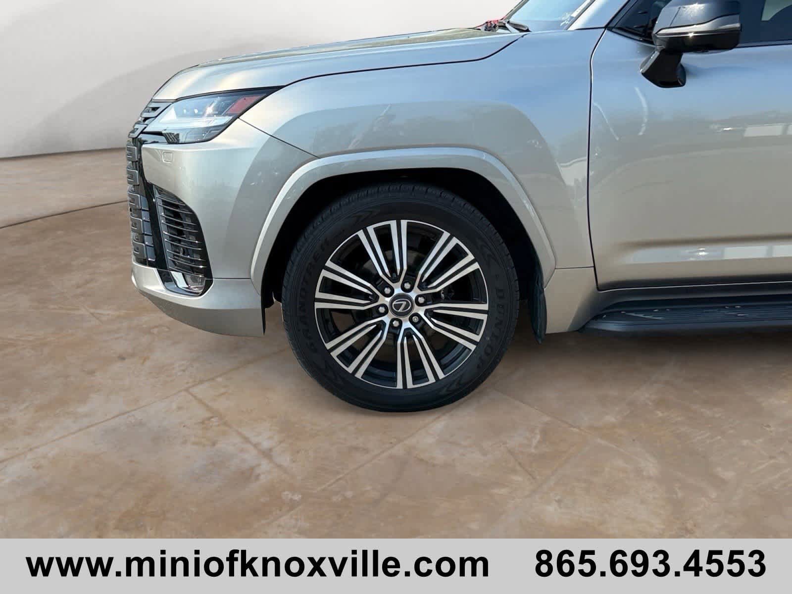 Used 2024 Lexus LX 600 4WD w/ Appearance Package image 9