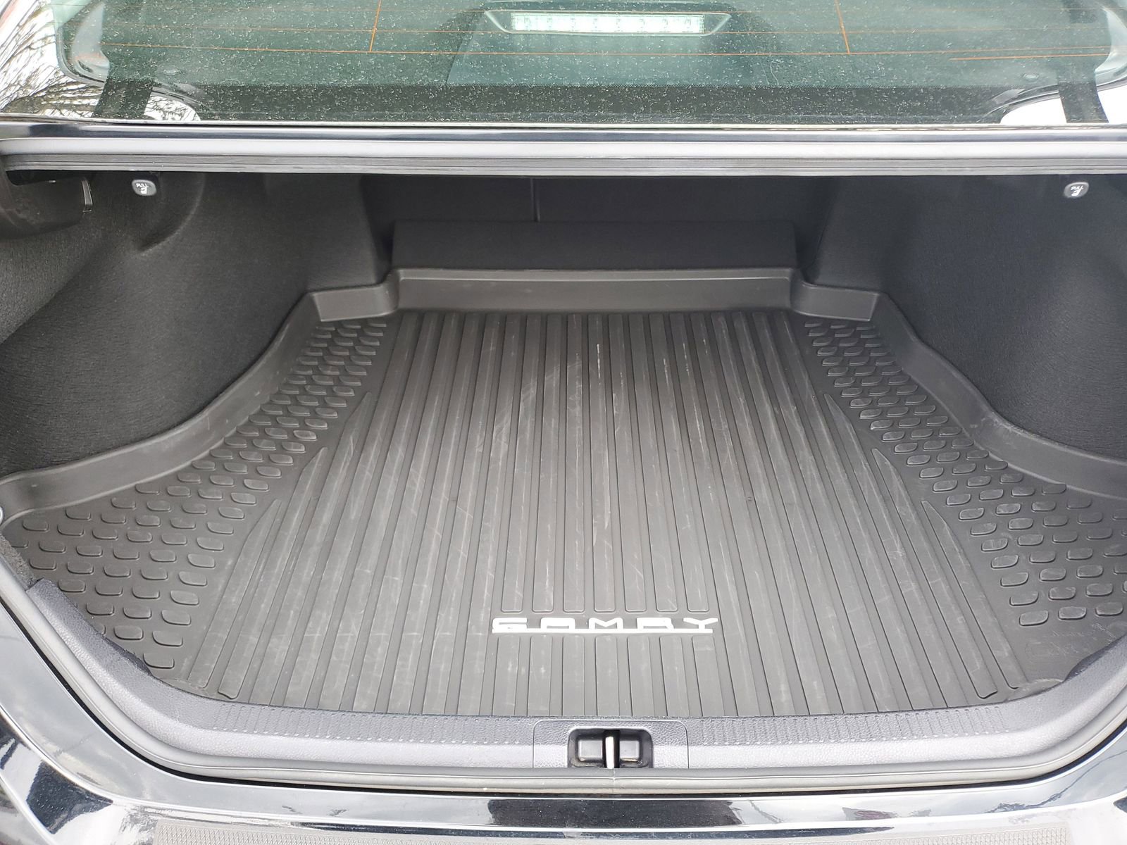 Used 2023 Toyota Camry SE w/ Cold Weather Package image 8