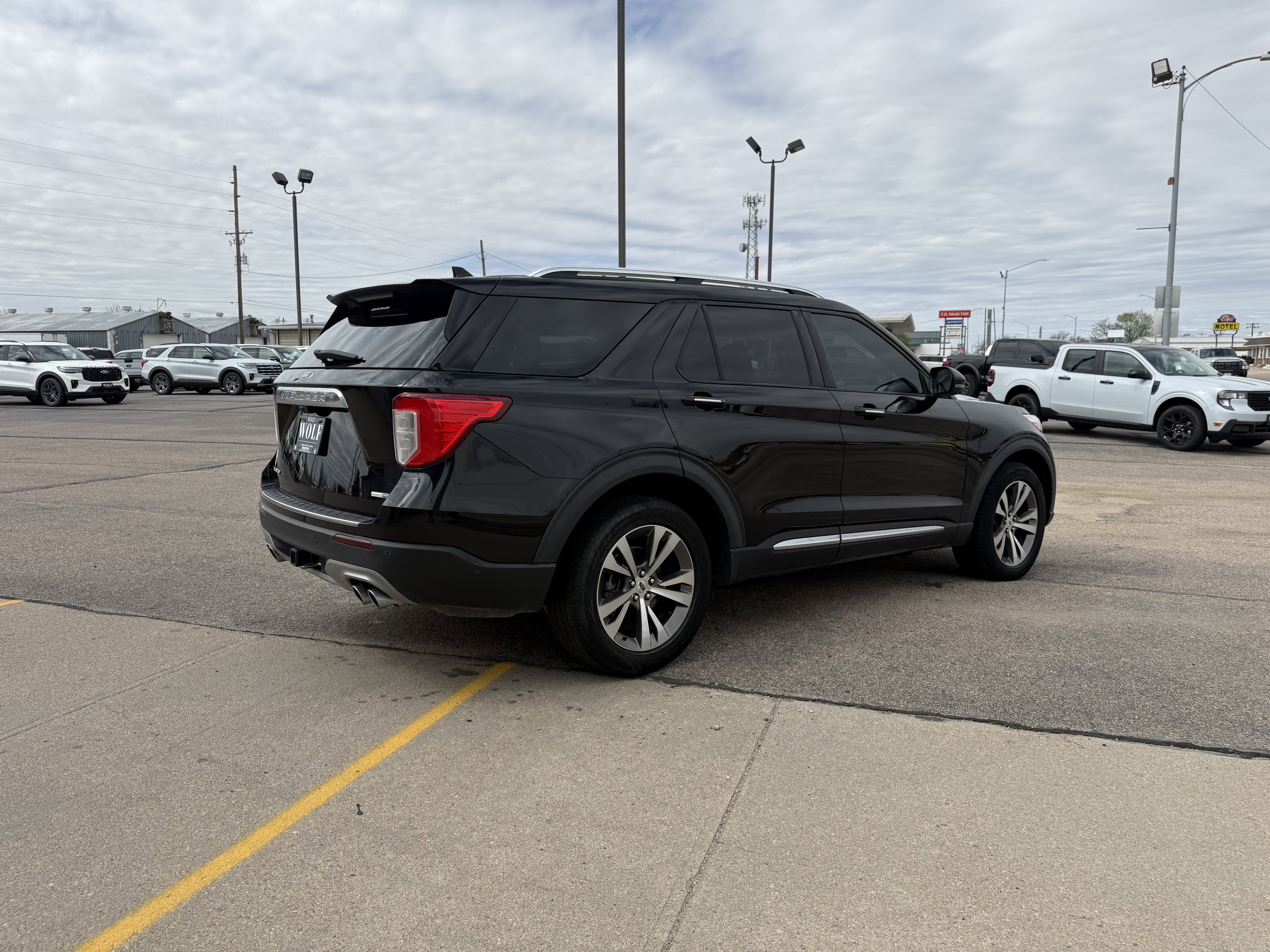 Used 2020 Ford Explorer Platinum AWD/4WD image 8