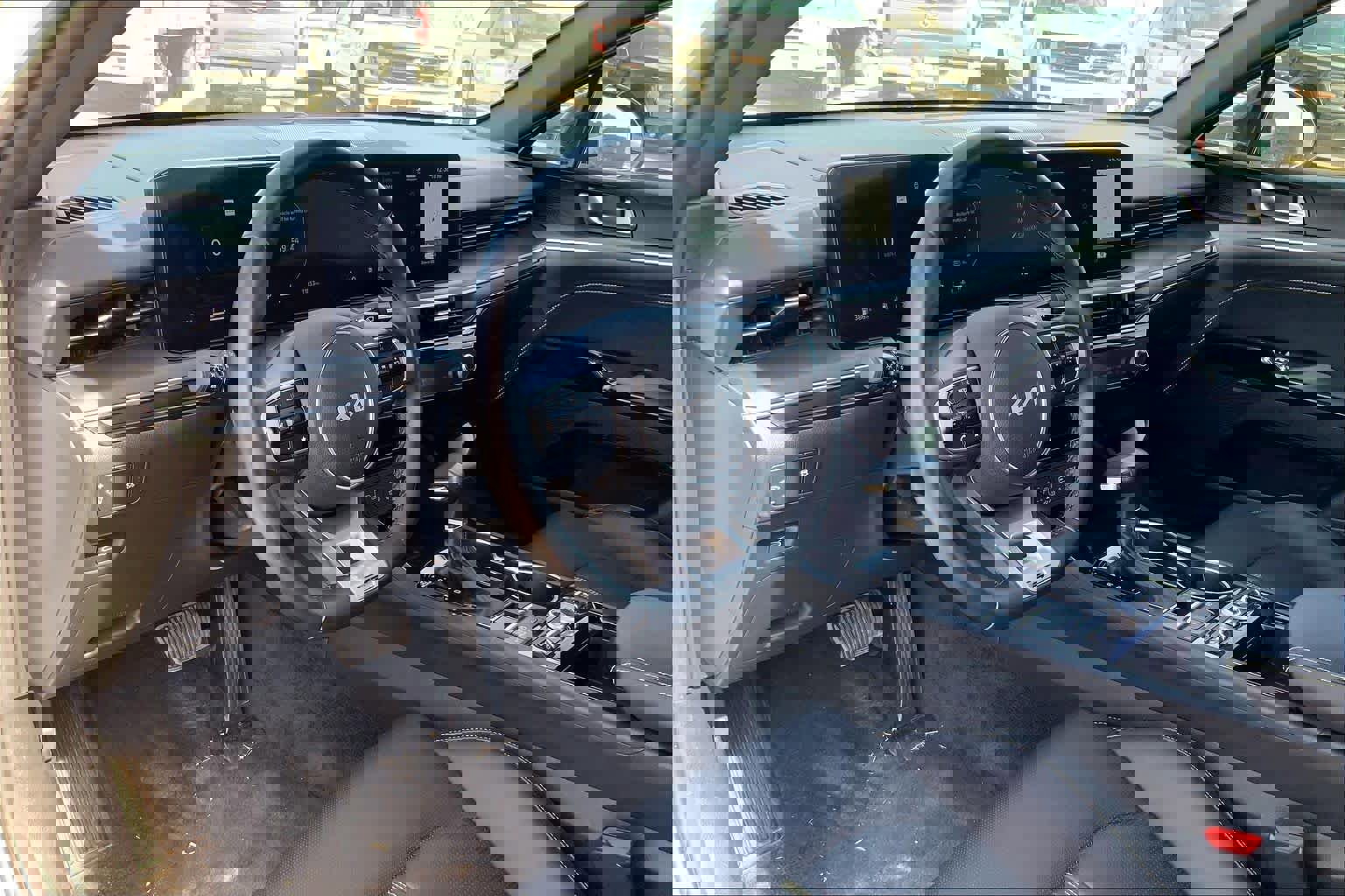 Certified 2026 Kia K5 GT w/ GT1 Package image 18