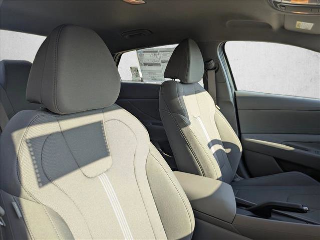 New 2026 Hyundai Elantra SE image 21