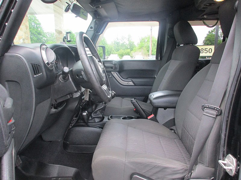 Used 2012 Jeep Wrangler Unlimited Sport image 11