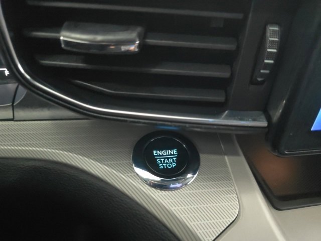 Used 2023 Ford Explorer XLT w/ Equipment Group 202A image 30