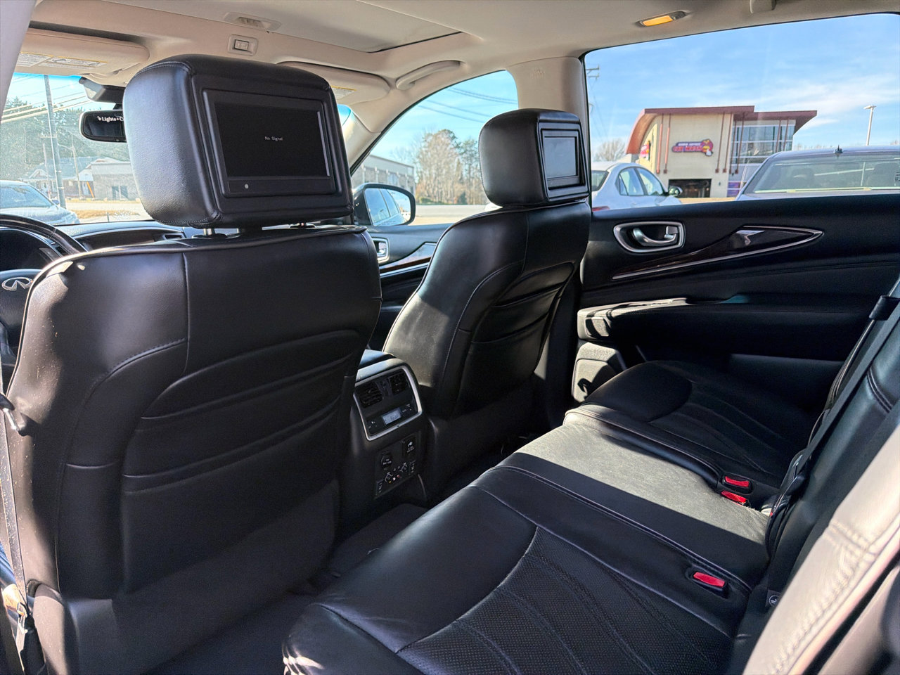 Used 2015 INFINITI QX60 FWD w/ Deluxe Touring Package image 9