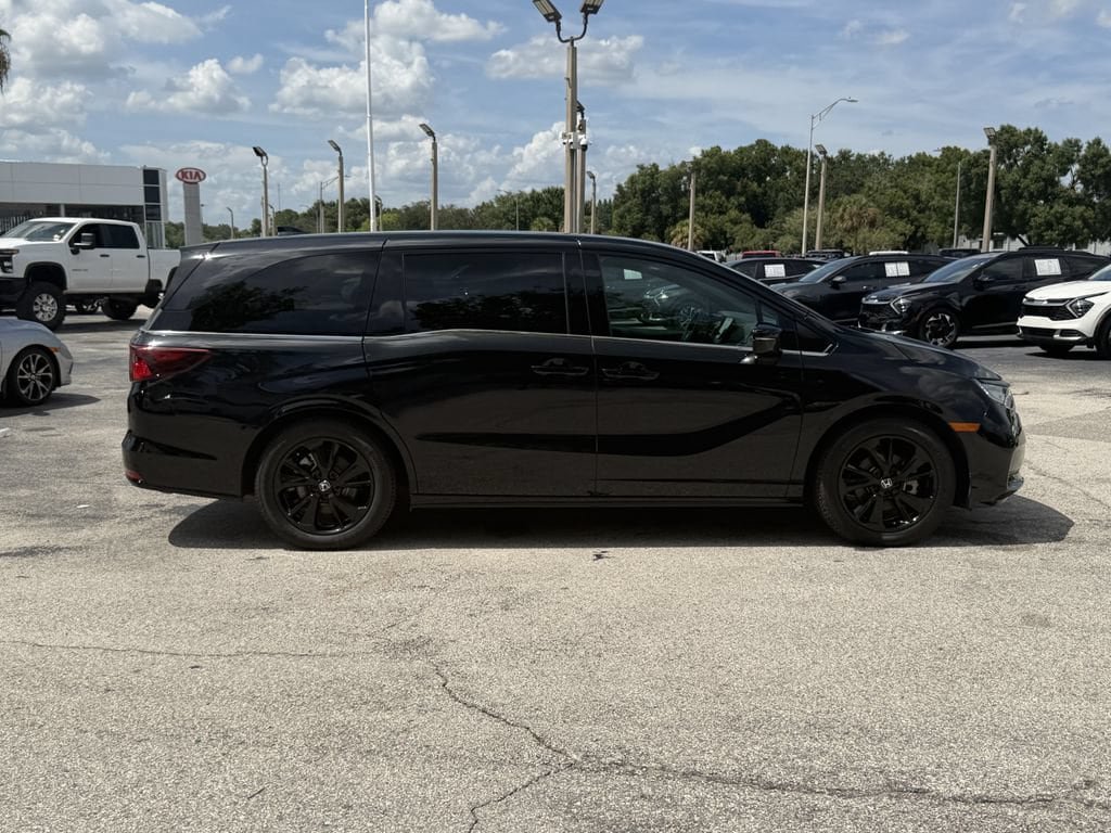 Used 2023 Honda Odyssey Sport image 3