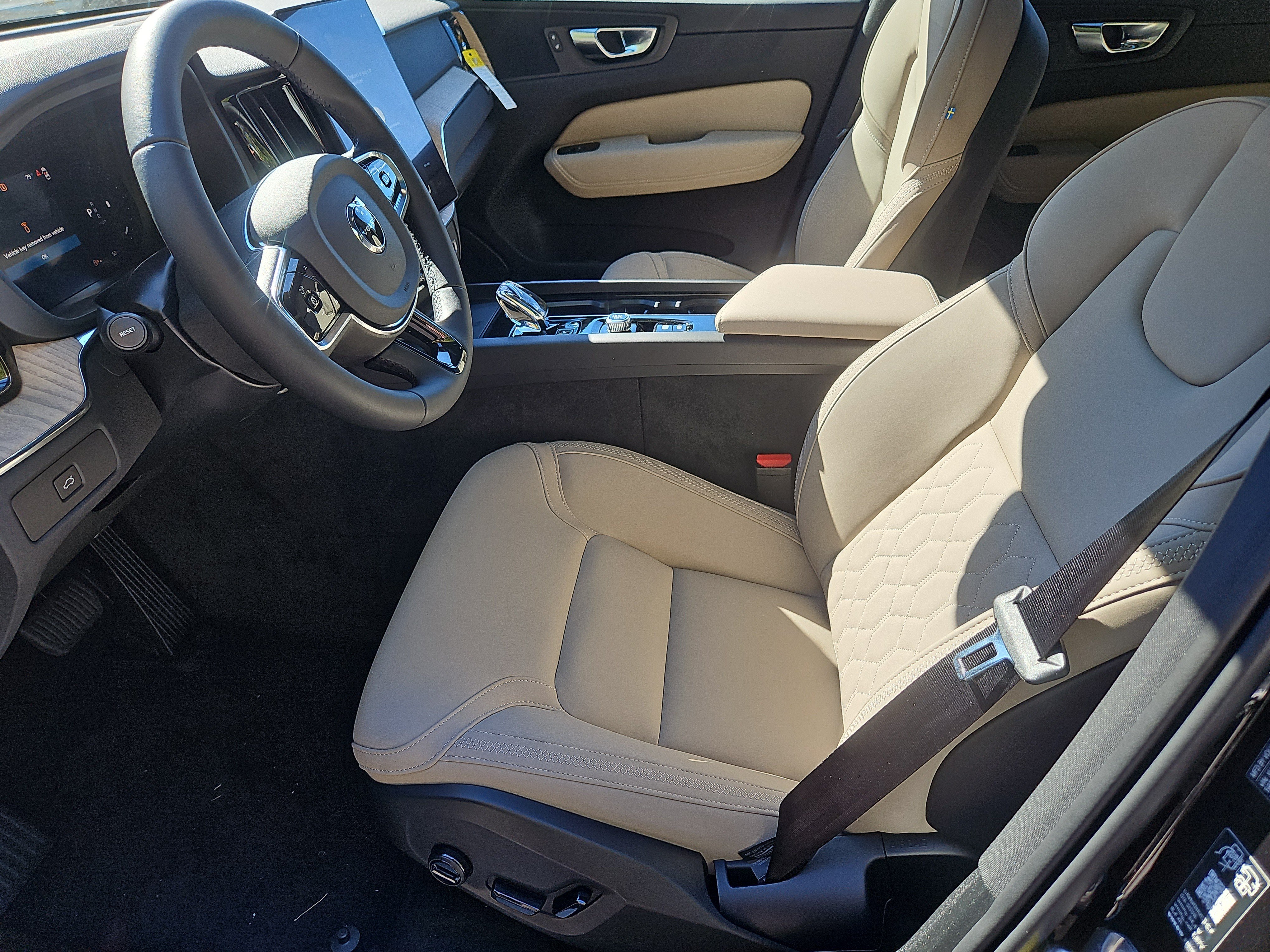 New 2027 Volvo XC60 B5 Core AWD/4WD image 20