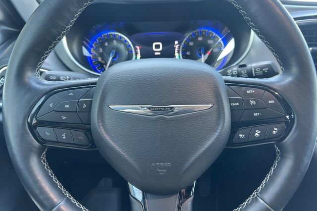 Used 2019 Chrysler Pacifica Touring-L w/ Advanced Safetytec Group image 29