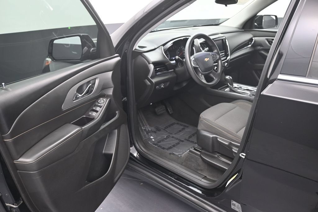Used 2020 Chevrolet Traverse LS FWD image 10