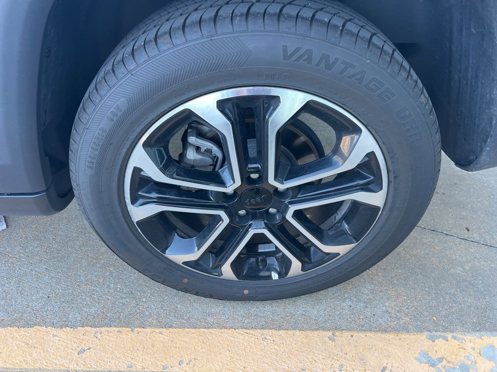 Used 2024 Jeep Compass Limited image 7