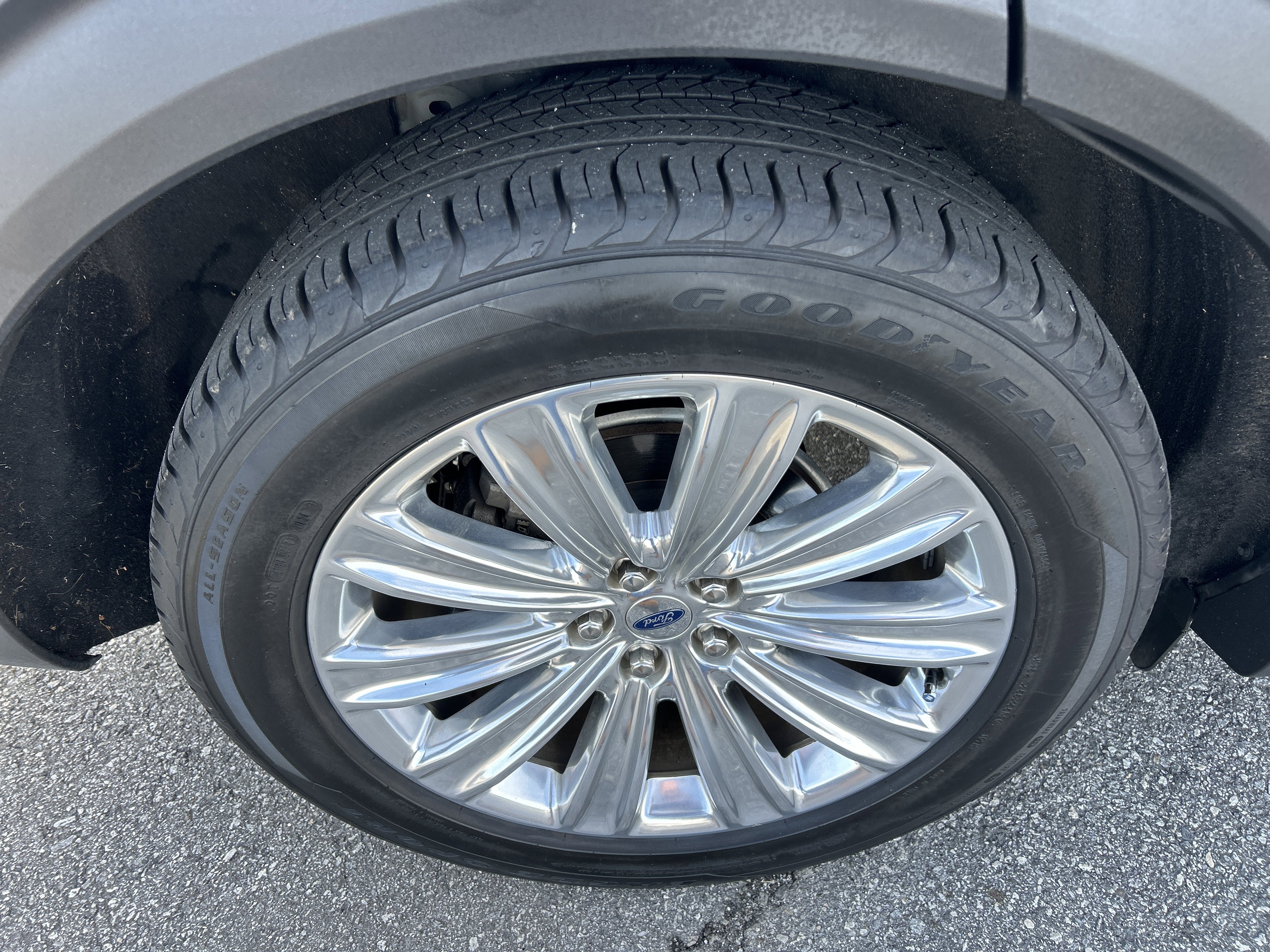 Used 2020 Ford Explorer Limited image 46
