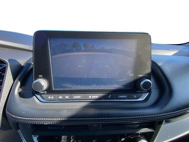 Used 2024 Nissan Rogue S image 25