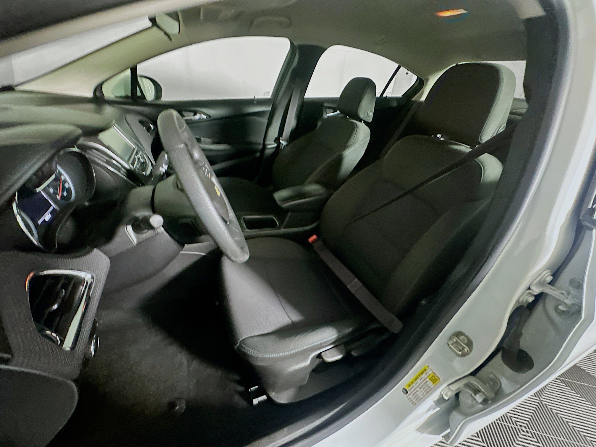 Used 2017 Chevrolet Cruze LT image 13