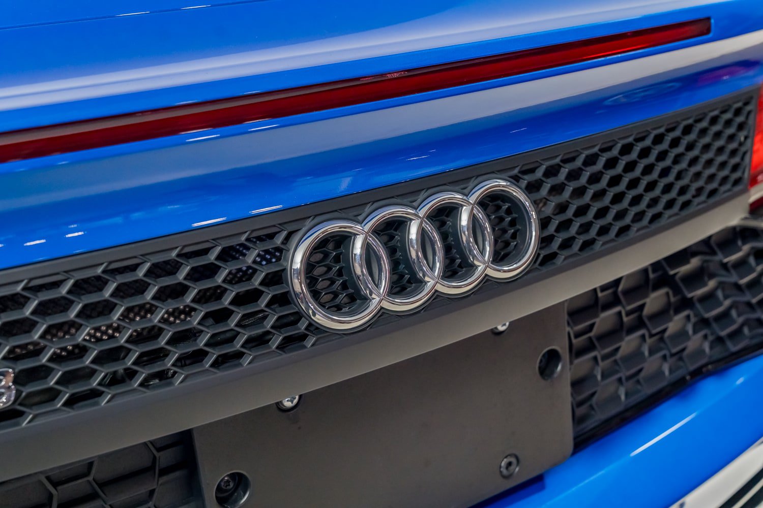 Used 2021 Audi R8 V10 w/ Premium Package RWD image 57