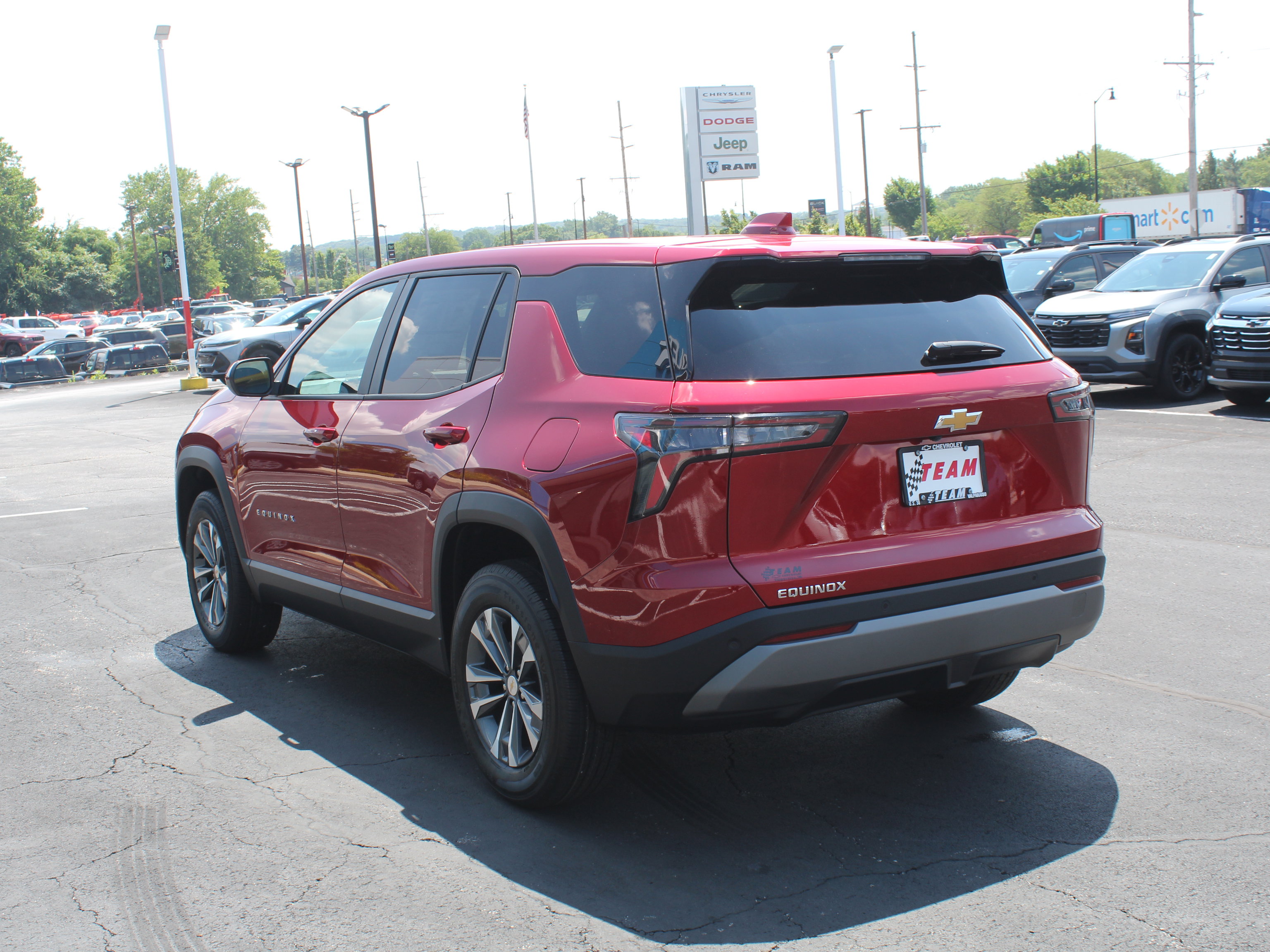 New 2027 Chevrolet Equinox LT FWD image 5
