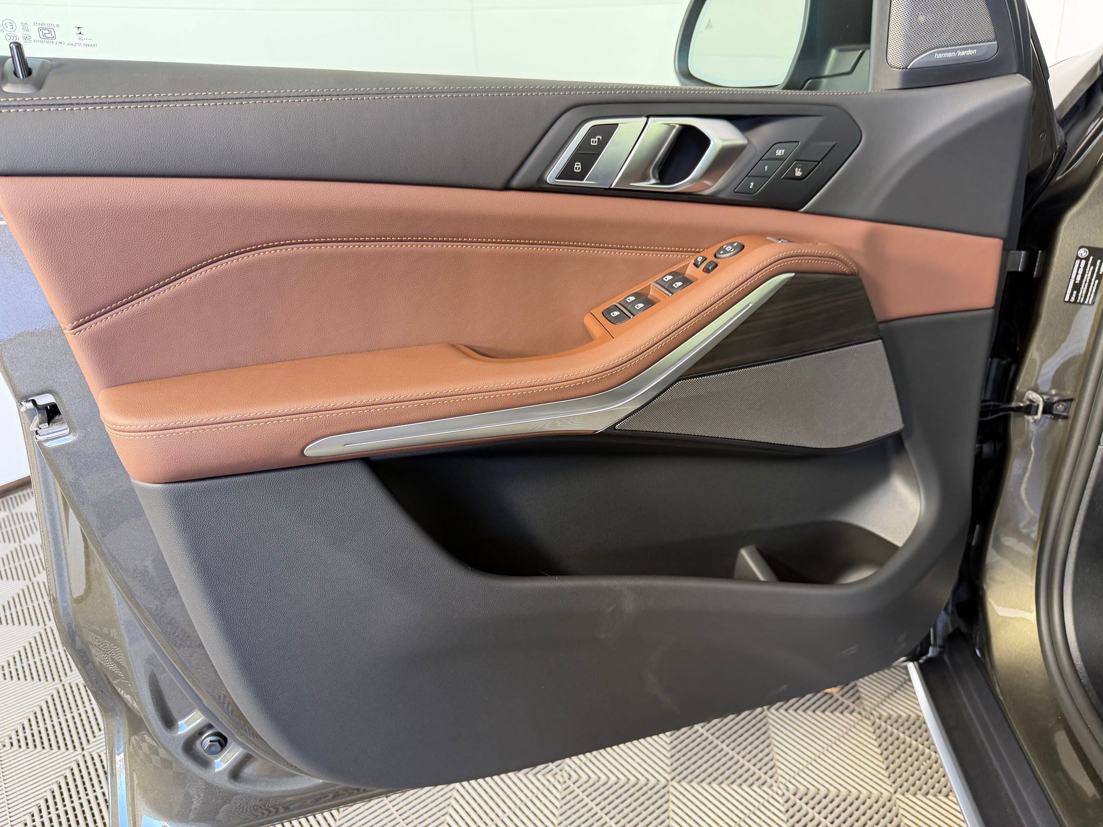 Used 2026 BMW X5 xDrive40i w/ Climate Comfort Package image 12