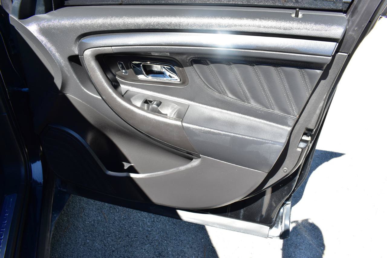Used 2015 Ford Taurus SHO AWD/4WD image 23