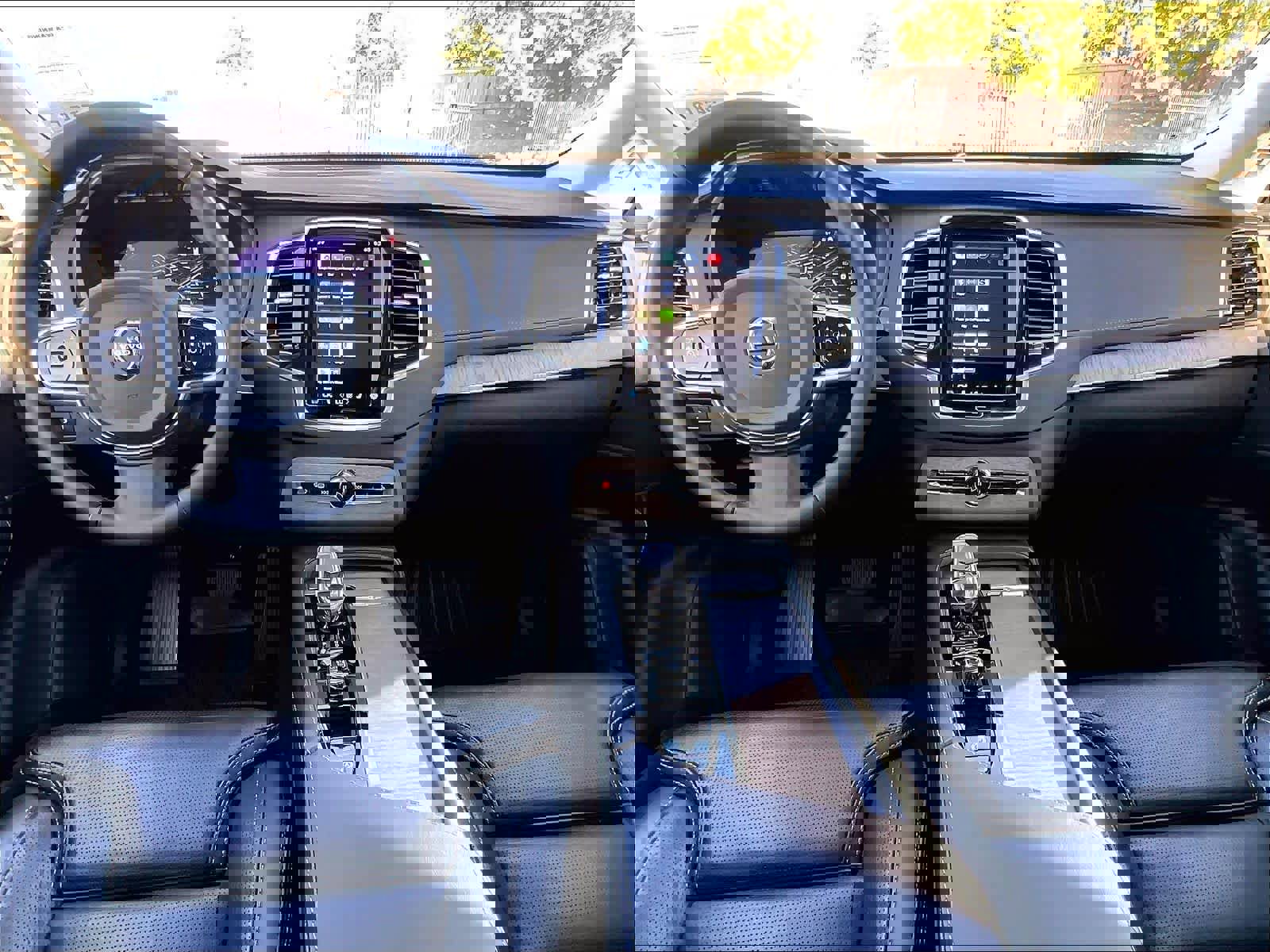 Used 2024 Volvo XC90 T8 Ultimate w/ Protection Package Premier image 18